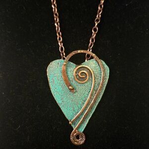 NWOT Copper Patina Heart Necklace Fashion